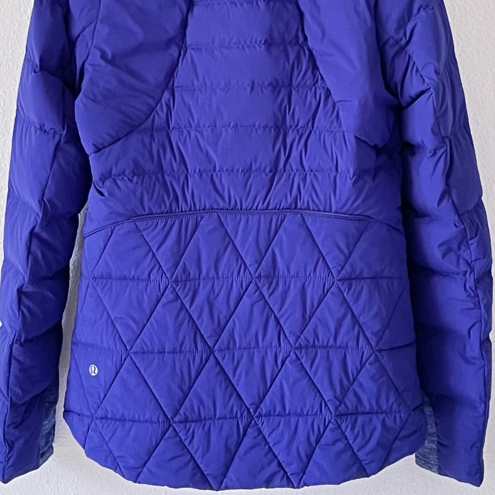 Lululemon Fluffed Up Down Jacket in Pigment Blue Size 10 - Picture 8 of 15